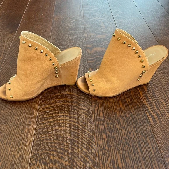 Stuart Weizman Wedge - Picture 4 of 5